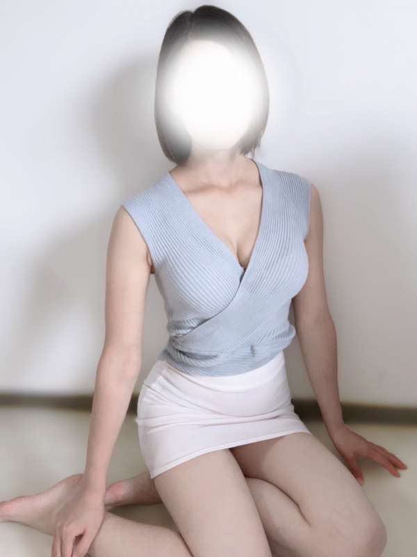 La vie et 北新地 (ラヴィエ) 桐谷みつき