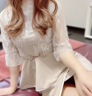 Mrs.美which (ミセスビウィッチ) 結羽