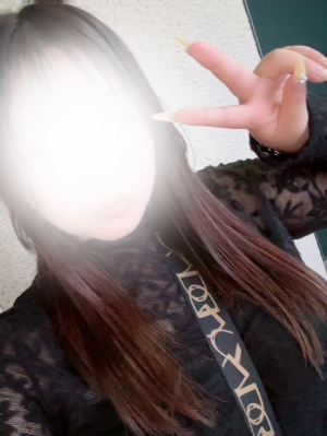 E・Over (イーオーバー) 尾崎あい