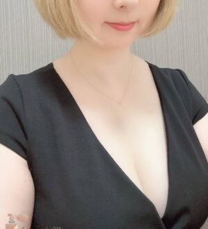 アロマdeミセス 芽依