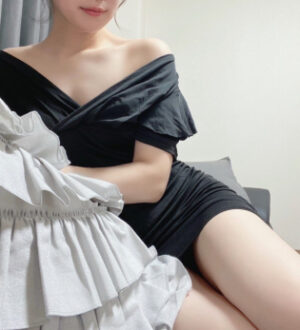 ＆WHITE (アンドホワイト) 莉久