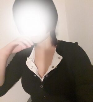 E・Over (イーオーバー) 水沢ことは