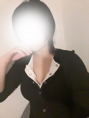 E・Over (イーオーバー) 水沢ことは