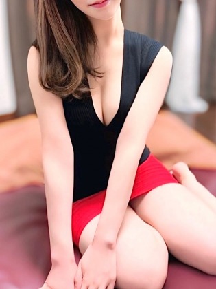 LA BELLA (ラベーラ) 遠山