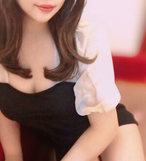 LA BELLA (ラベーラ) 桃香