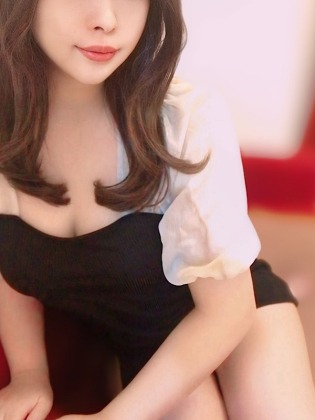 LA BELLA (ラベーラ) 桃香